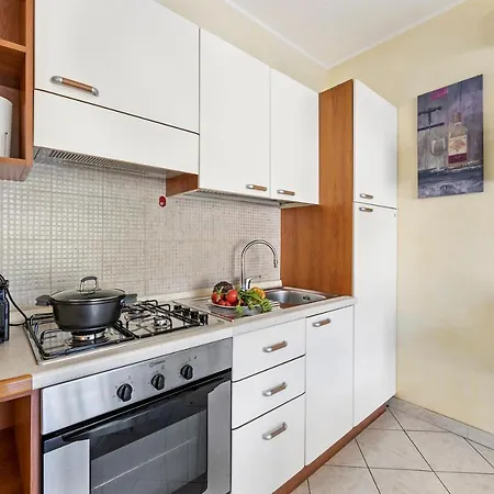 Apartmán Anna Station 200m From The Sea - Happy *