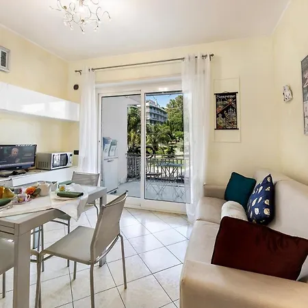 Anna Station 200m From The Sea - Happy * San Remo